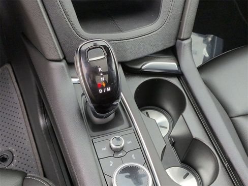 Used 2025 Cadillac XT6 Luxury image 13