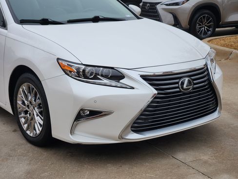 Used 2017 Lexus ES 350 image 7