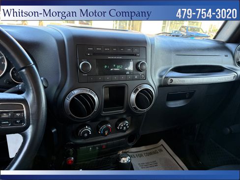 Used 2018 Jeep Wrangler Unlimited Sport w/ Connectivity Group AWD/4WD image 21
