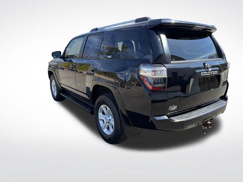Used 2020 Toyota 4Runner SR5 Premium w/ Moonroof Package AWD/4WD image 6