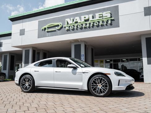 Used 2025 Porsche Taycan RWD image 39