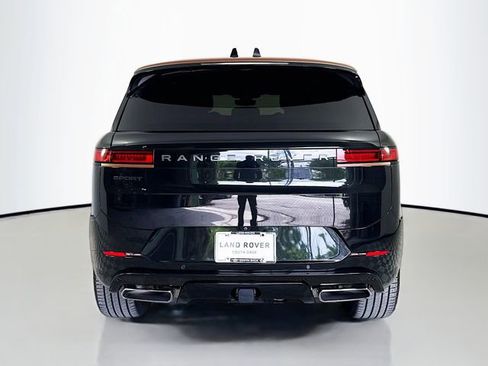 Used 2024 Land Rover Range Rover Sport Dynamic SE AWD/4WD image 6