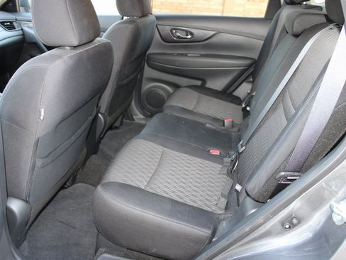 Used 2019 Nissan Rogue SV image 5