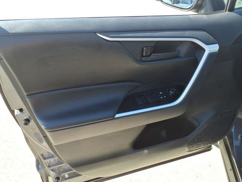 Used 2025 Toyota RAV4 LE image 15