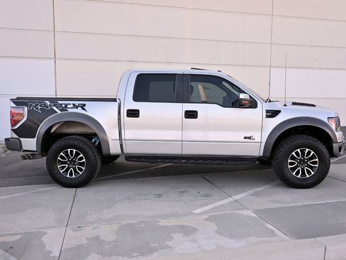 Used 2014 Ford F150 Raptor w/ Equipment Group 801A Luxury AWD/4WD image 8