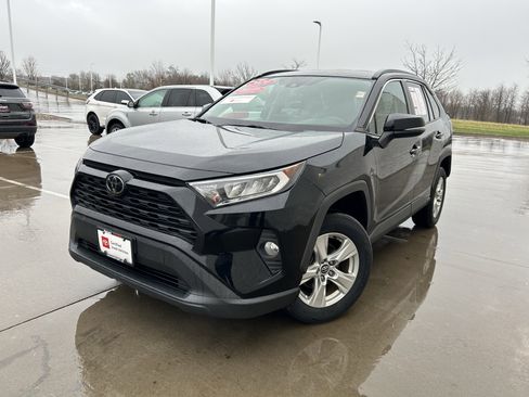 Certified 2020 Toyota RAV4 XLE image 6