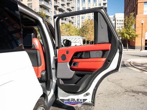 Used 2019 Land Rover Range Rover Autobiography image 48