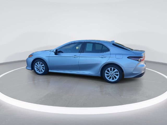 Used 2023 Toyota Camry LE FWD image 5