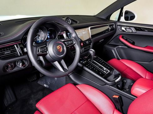 New 2026 Porsche Macan S image 4