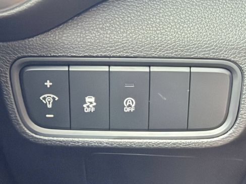 Used 2025 Kia Soul LX w/ LX Technology Package FWD image 32