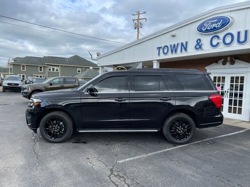 Used 2023 Ford Expedition XLT AWD/4WD image 8