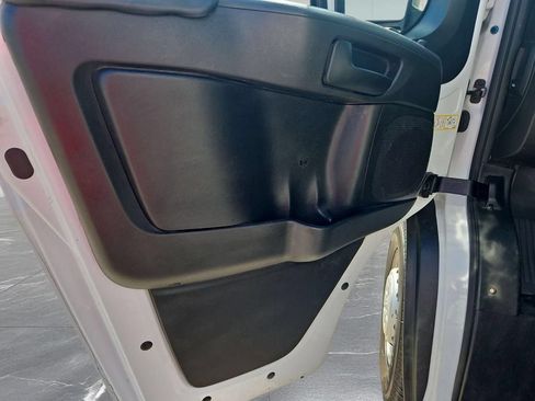 Used 2025 RAM ProMaster 2500 w/ Convenience Group FWD image 13