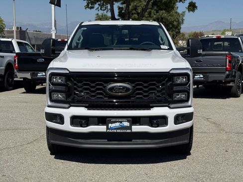 Used 2026 Ford F250 XLT w/ XLT Premium Package AWD/4WD image 2