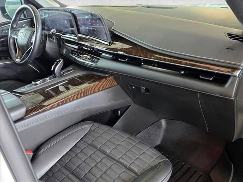 Used 2022 Cadillac Escalade Sport Platinum w/ LPO, ONYX Package AWD/4WD image 22