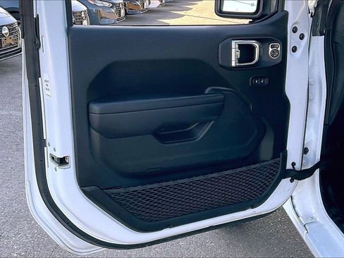 Used 2024 Jeep Wrangler Sport S image 21