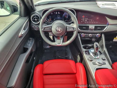 New 2025 Alfa Romeo Giulia AWD w/ Veloce Package AWD image 12