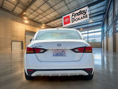 Used 2025 Nissan Altima 2.5 SV FWD image 5