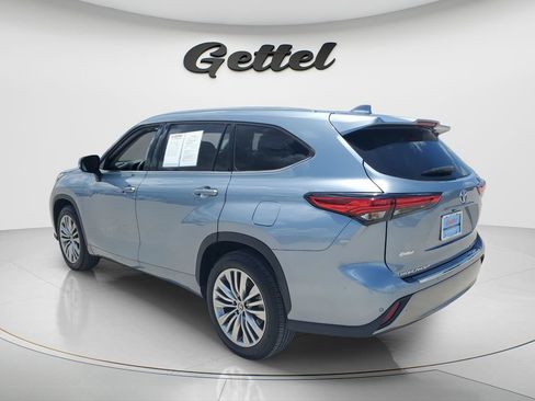 Used 2022 Toyota Highlander Platinum FWD image 7