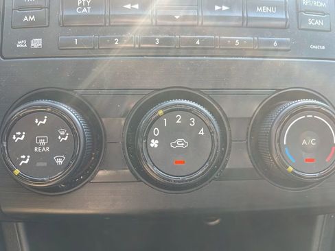 Used 2014 Subaru Impreza 2.0i Premium w/ All-Weather Package w/CVT image 17