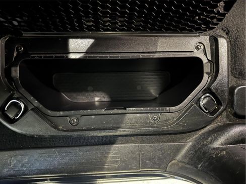 Used 2025 RAM 1500 Laramie AWD/4WD image 31