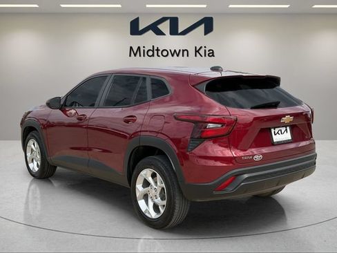 Used 2024 Chevrolet Trax LS w/ LS Convenience Package FWD image 5