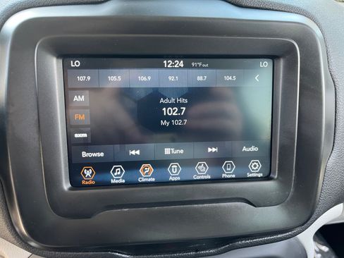 Used 2018 Jeep Renegade Limited AWD/4WD image 28