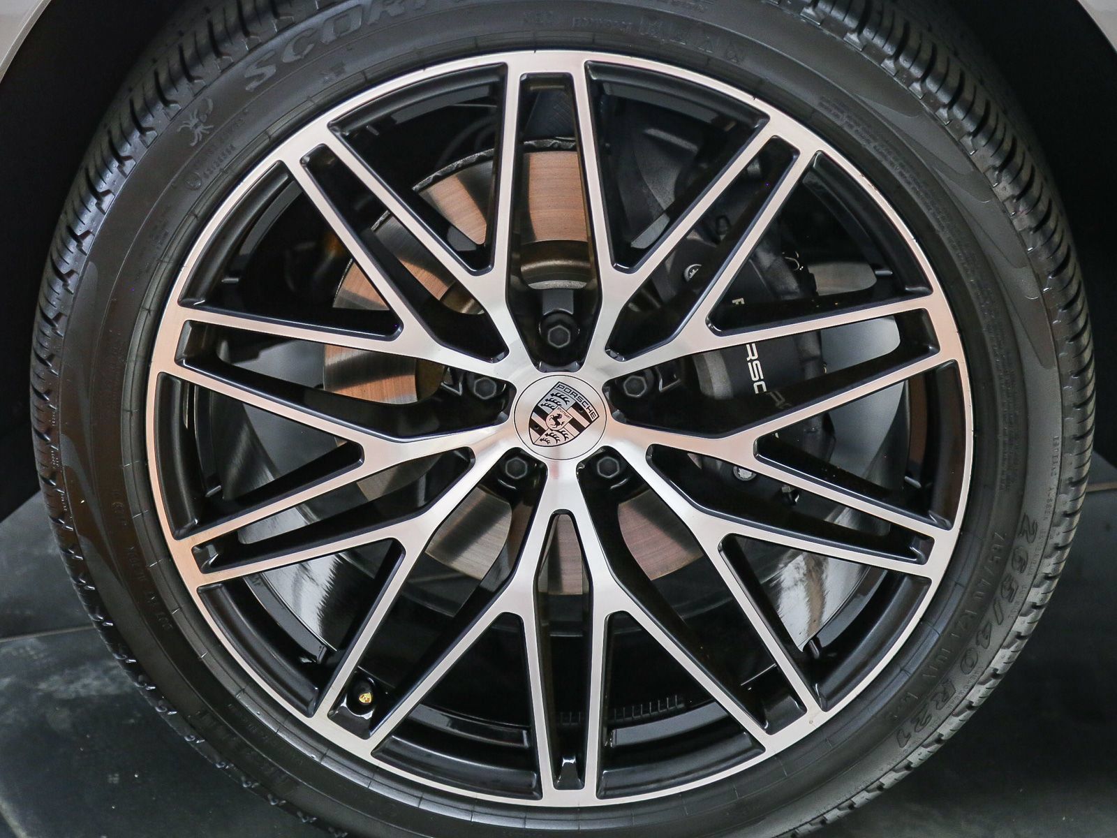 Certified 2026 Porsche Macan AWD/4WD image 13