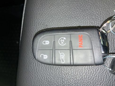 New 2025 Jeep Compass Latitude w/ Sun & Sound Group AWD/4WD image 29