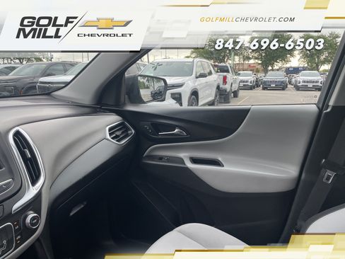 Used 2018 Chevrolet Equinox LS FWD image 23