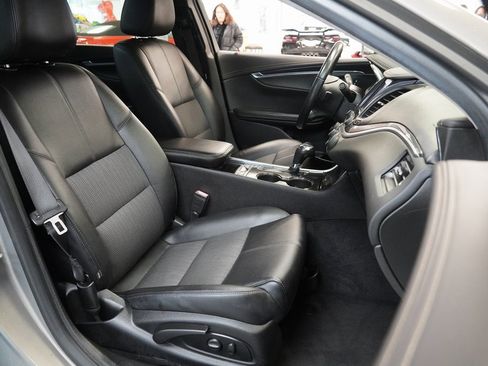 Used 2019 Chevrolet Impala LT w/ LT Convenience Package image 31