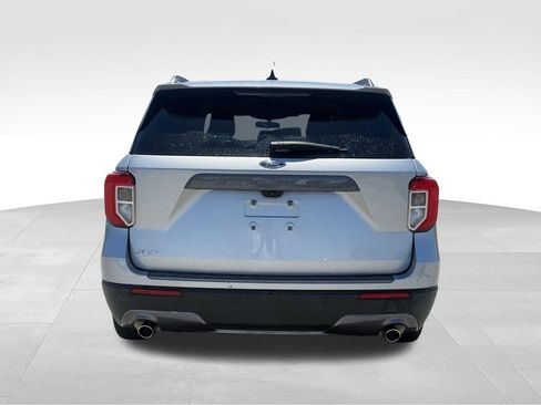 Used 2021 Ford Explorer XLT w/ Equipment Group 202A RWD image 21