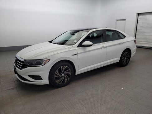 Used 2019 Volkswagen Jetta SEL Premium FWD image 2