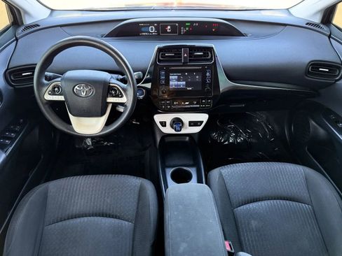Used 2017 Toyota Prius Two w/ Carpet Mat Package image 18