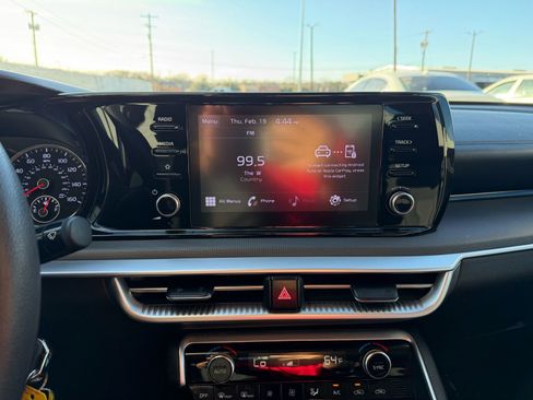 Used 2022 Kia K5 LX image 15