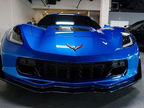 Used 2015 Chevrolet Corvette Z06 w/ Z07 Performance Package RWD image 14