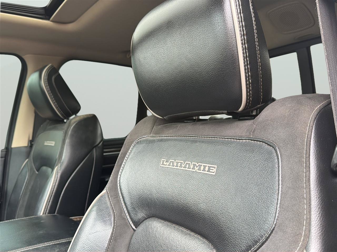 Used 2019 RAM 1500 Laramie AWD/4WD image 15