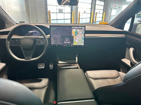 Used 2023 Tesla Model X AWD/4WD image 6