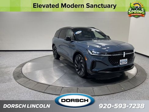 New 2026 Lincoln Nautilus Reserve w/ Jet Appearance Package image 3