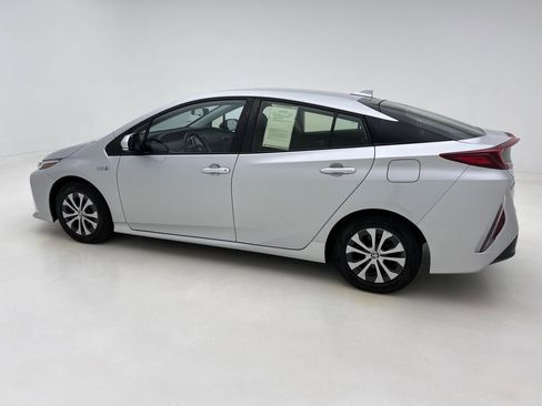 Used 2021 Toyota Prius Prime XLE image 14