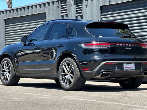 Certified 2023 Porsche Macan AWD/4WD image 3
