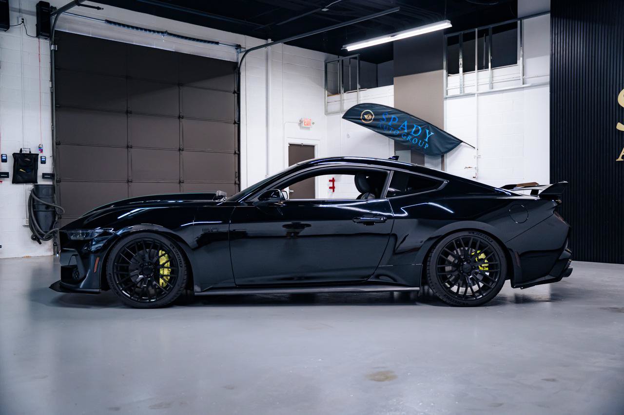 Used 2025 Ford Mustang GT RWD image 2
