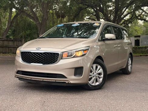 Used 2017 Kia Sedona LX FWD image 1
