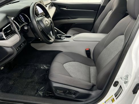Used 2023 Toyota Camry LE image 2