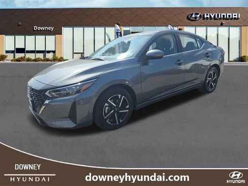 Used 2025 Nissan Sentra SV FWD image 1