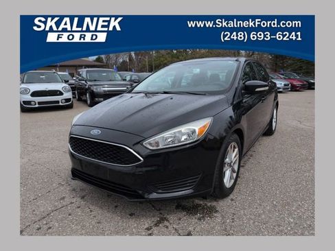 Used 2015 Ford Focus SE image 1
