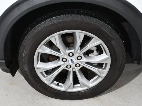 Used 2023 Ford Explorer Limited w/ Limited Technology Package image 25