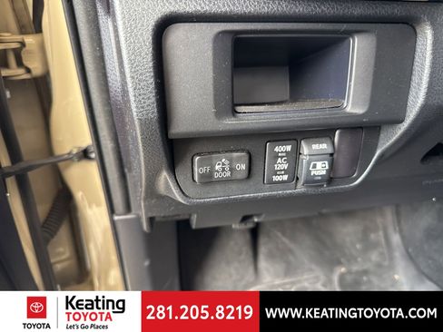 Used 2017 Toyota Tacoma TRD Sport w/ Tow Package (A/T) image 13