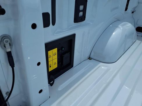 New 2025 Ford F150 Lightning XLT image 27