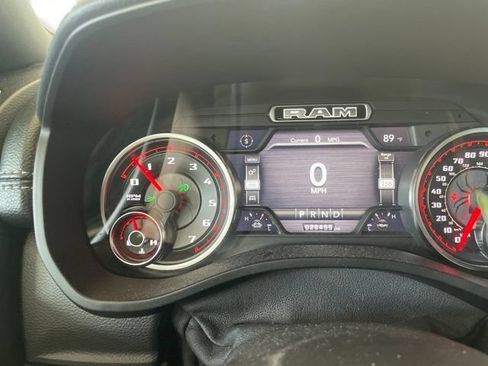 Used 2019 RAM 1500 Laramie AWD/4WD image 3