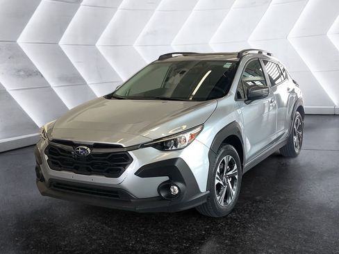 Used 2024 Subaru Crosstrek 2.0i Premium AWD/4WD image 3